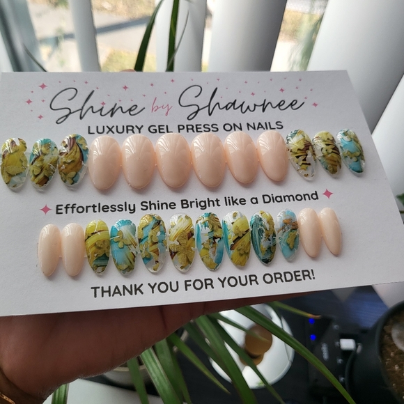 Handmade Luxury Press-On Nails | Sturdy & Reusable | VACATION - Picture 4 of 8